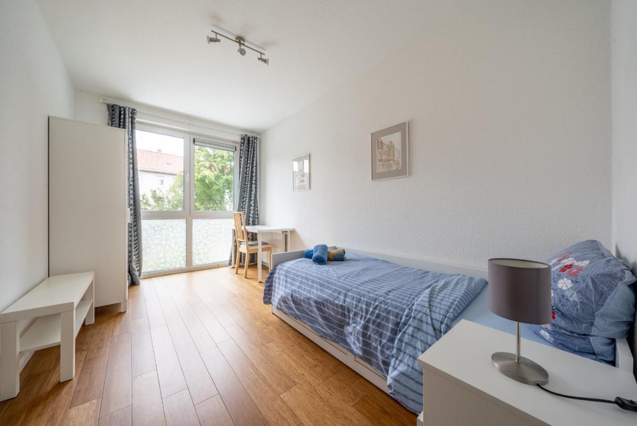 Private Rooms Hannover Bagian luar foto